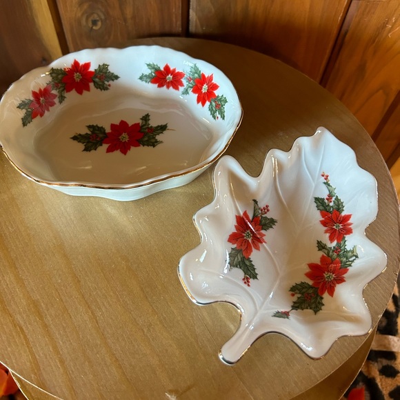 Lefton Other - Vintage Lefton poinsettia leaf dish and other dish, Christmas decor